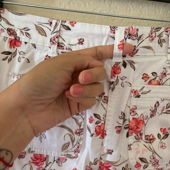 Karen Scott Skort Womens size 6 White Floral Cotton Stretch Casual Skirt - Picture 9 of 12